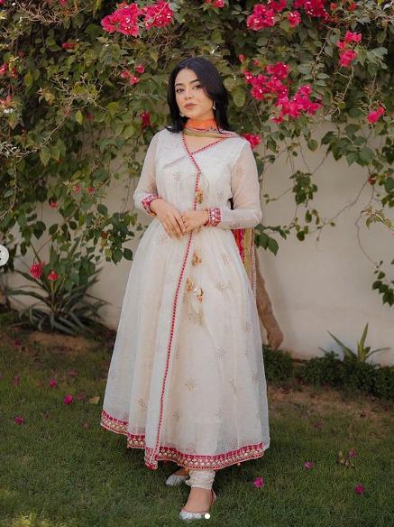 3 pc embroided lawn suit
